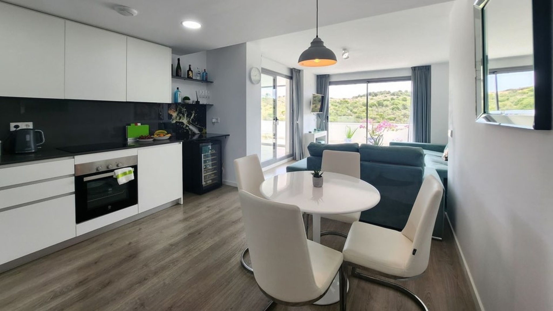 Rohový mezonetový podkrovní apartmán PRODÁNO