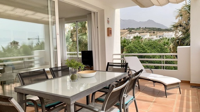 Slunný apartmán v umělé Laguně Alcazaba, Casares
