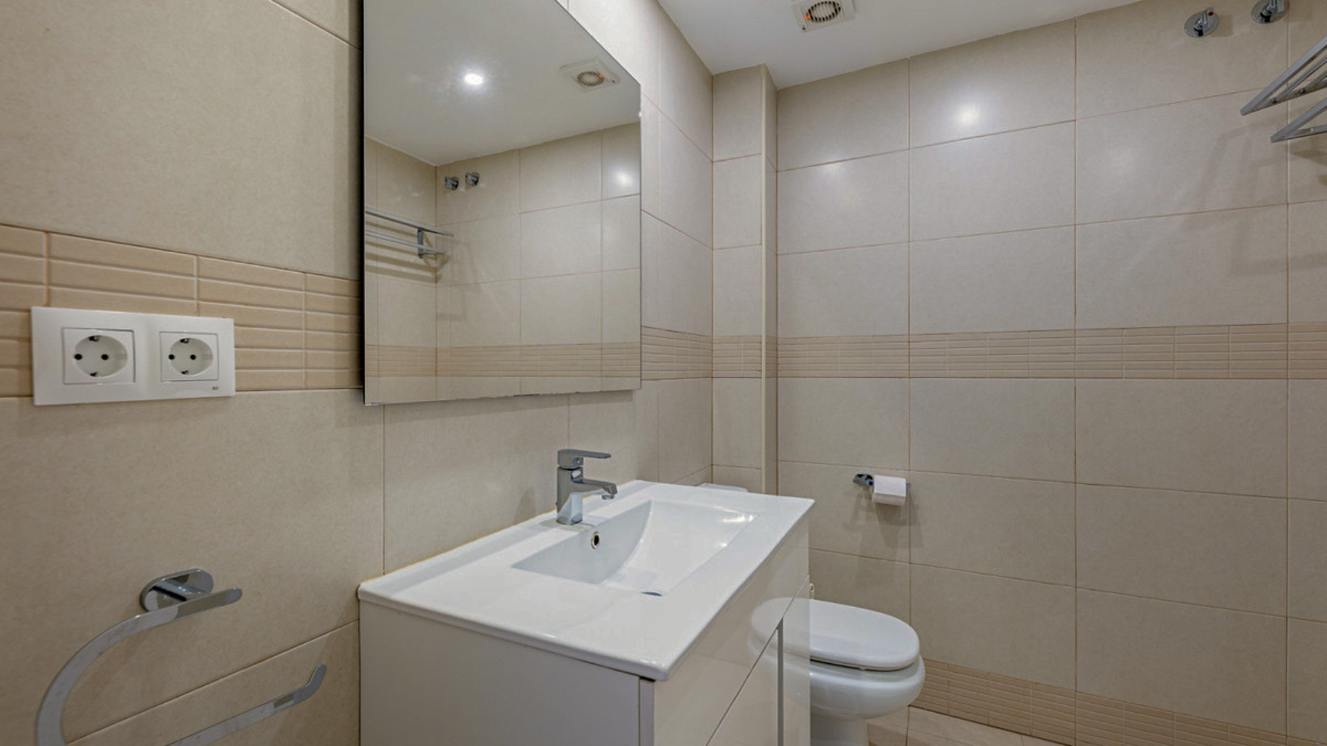 Apartmán ve středním patře v luxusní destinaci Puerto Banús