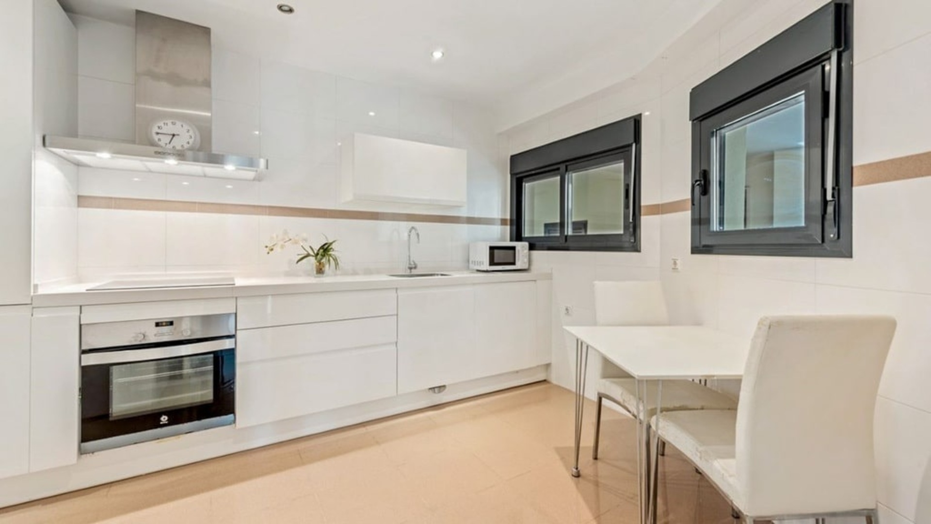 Luxusní apartmán u pláže Cosmo v Esteponě - PRODÁNO