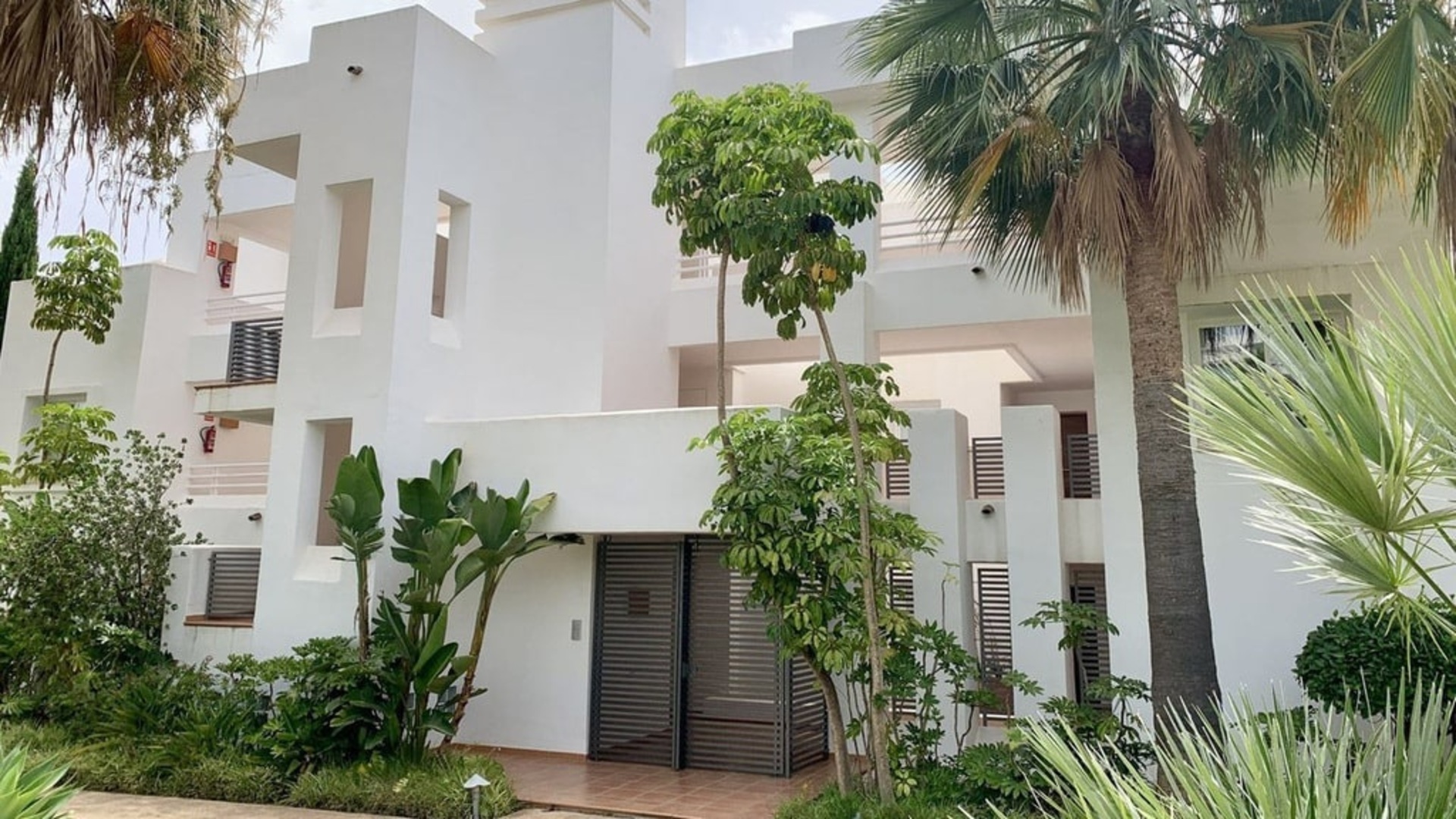 Slunný apartmán v umělé Laguně Alcazaba, Casares