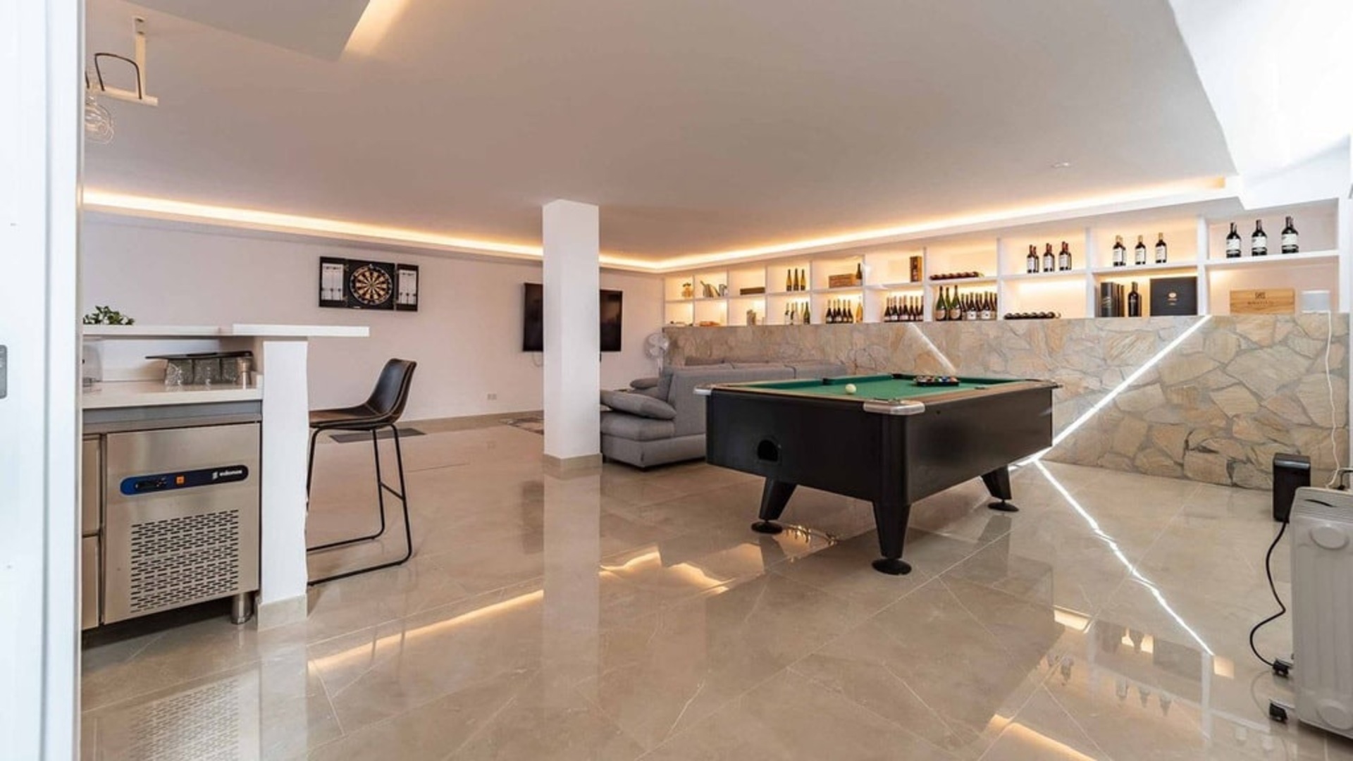 Samostatně stojící luxusní villa  PRODÁNO