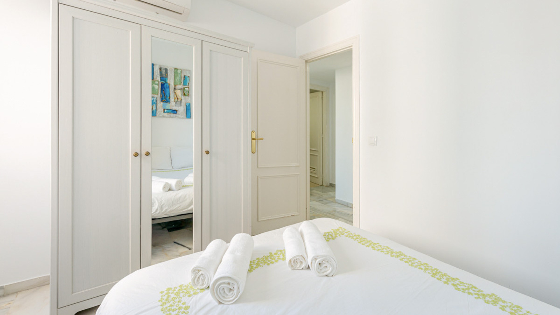 Apartmán ve středním patře v luxusní destinaci Puerto Banús
