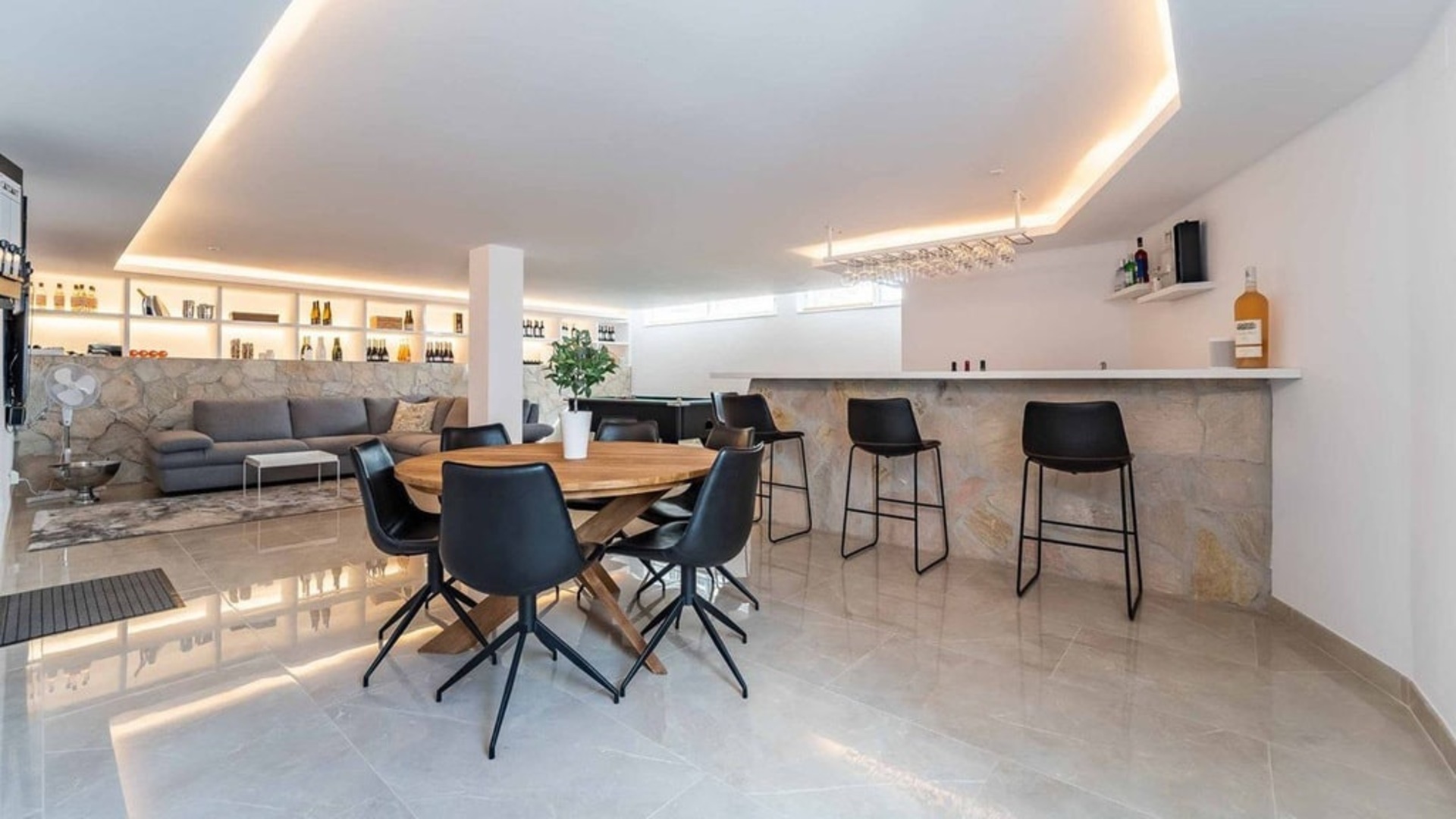 Samostatně stojící luxusní villa  PRODÁNO