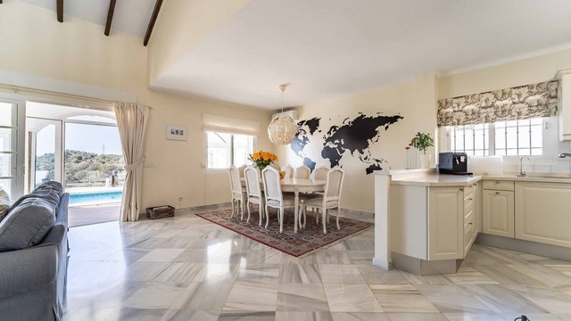 Samostatně stojící luxusní villa  PRODÁNO
