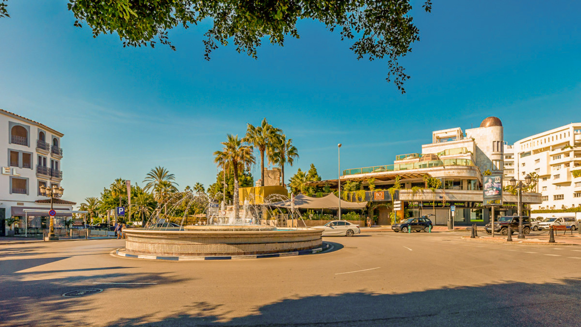 Apartmán ve středním patře v luxusní destinaci Puerto Banús