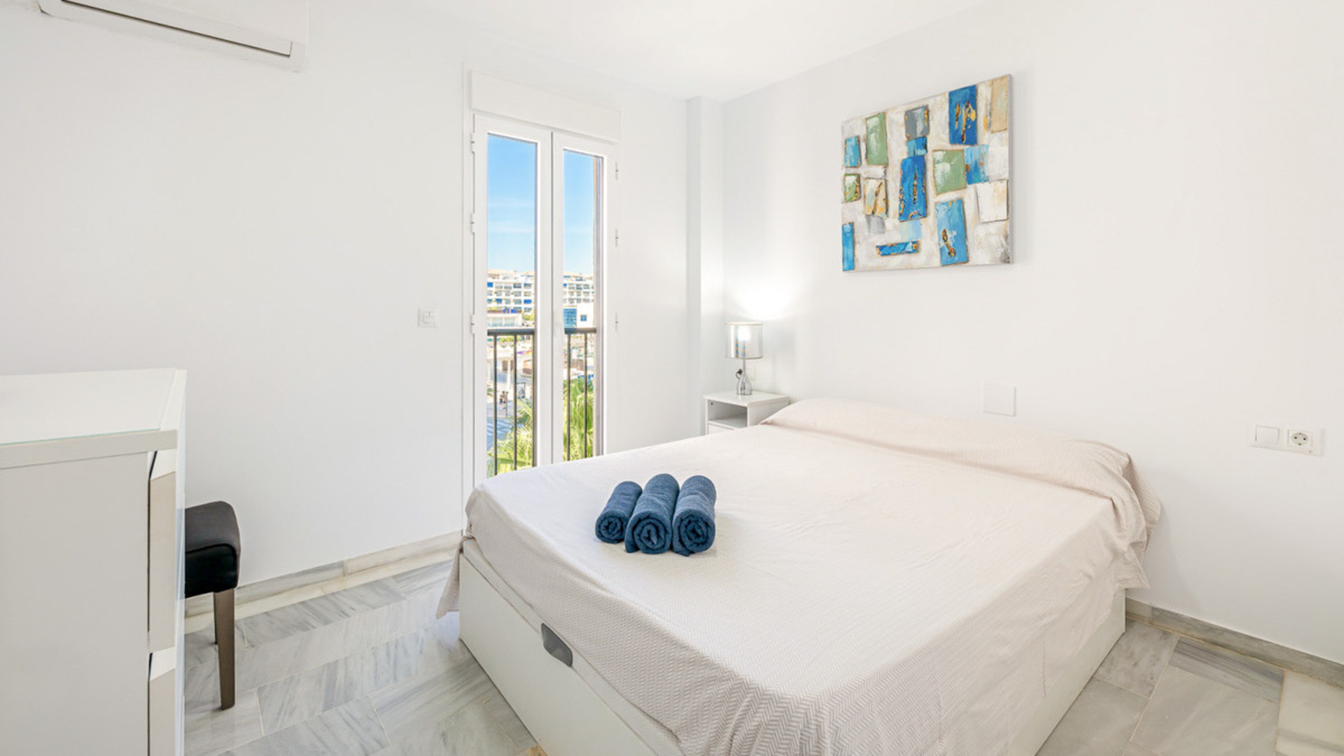 Apartmán ve středním patře v luxusní destinaci Puerto Banús