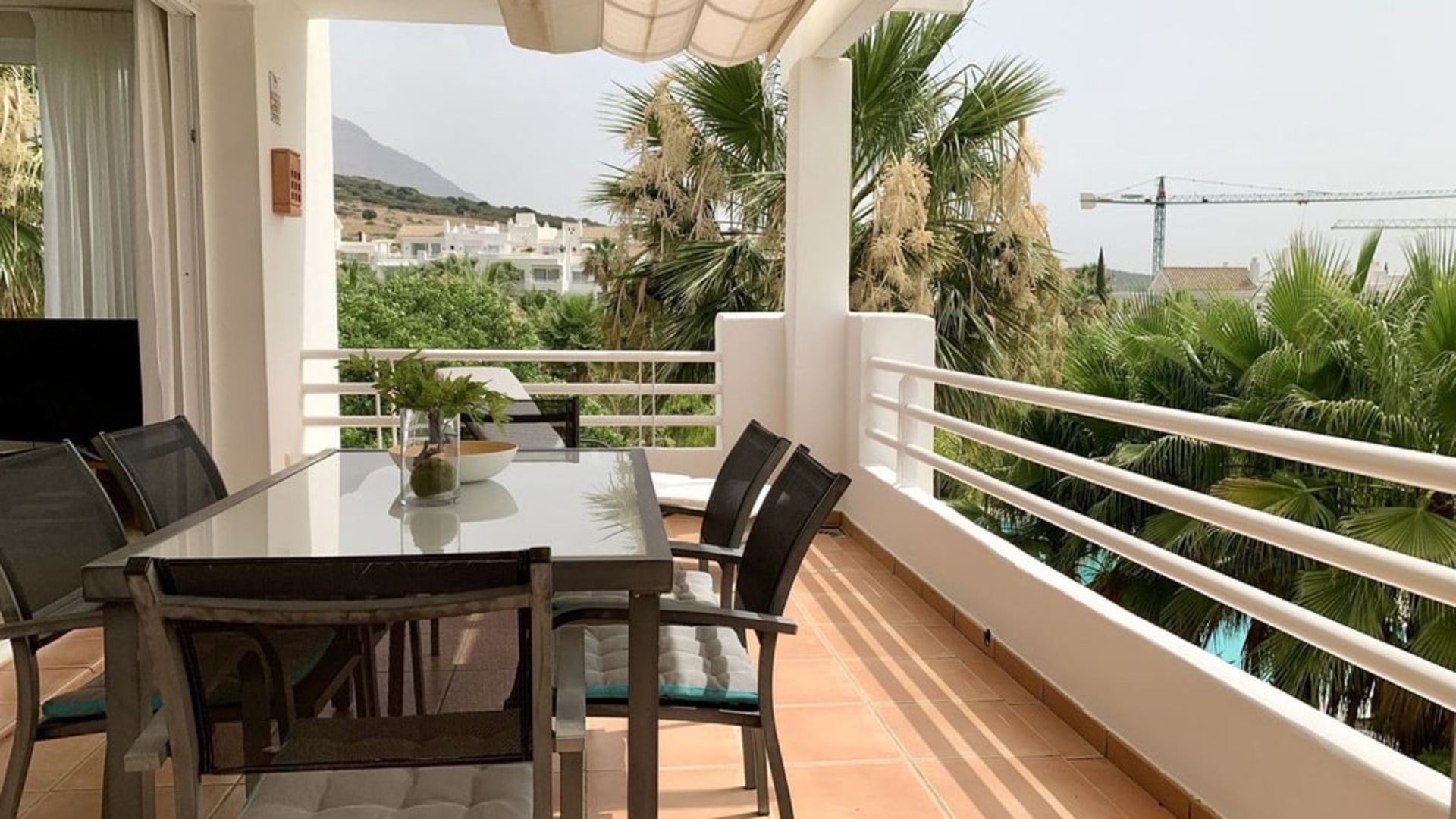 Slunný apartmán v umělé Laguně Alcazaba, Casares