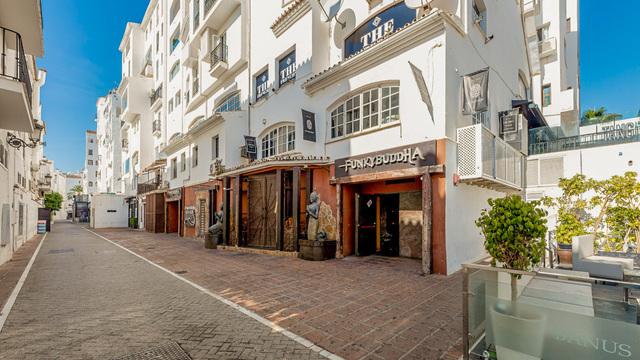 Apartmán ve středním patře v luxusní destinaci Puerto Banús