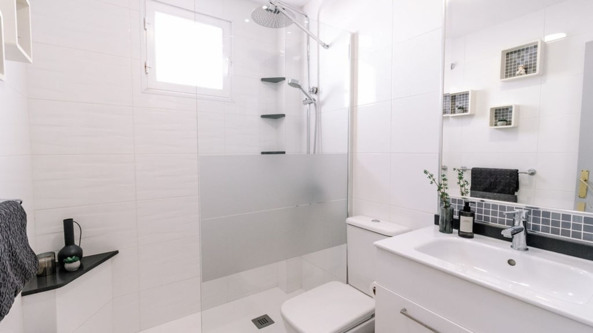 Slunný apartmán v resortu ve Fuengirole PRODÁNO