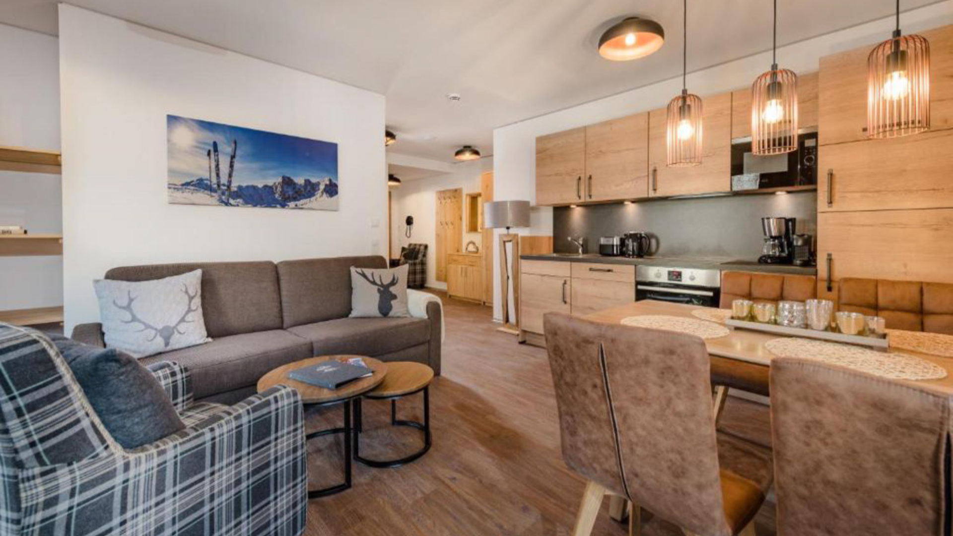 Krásný apartmán se 2 ložnicemi, luxusní saunou a balkónem