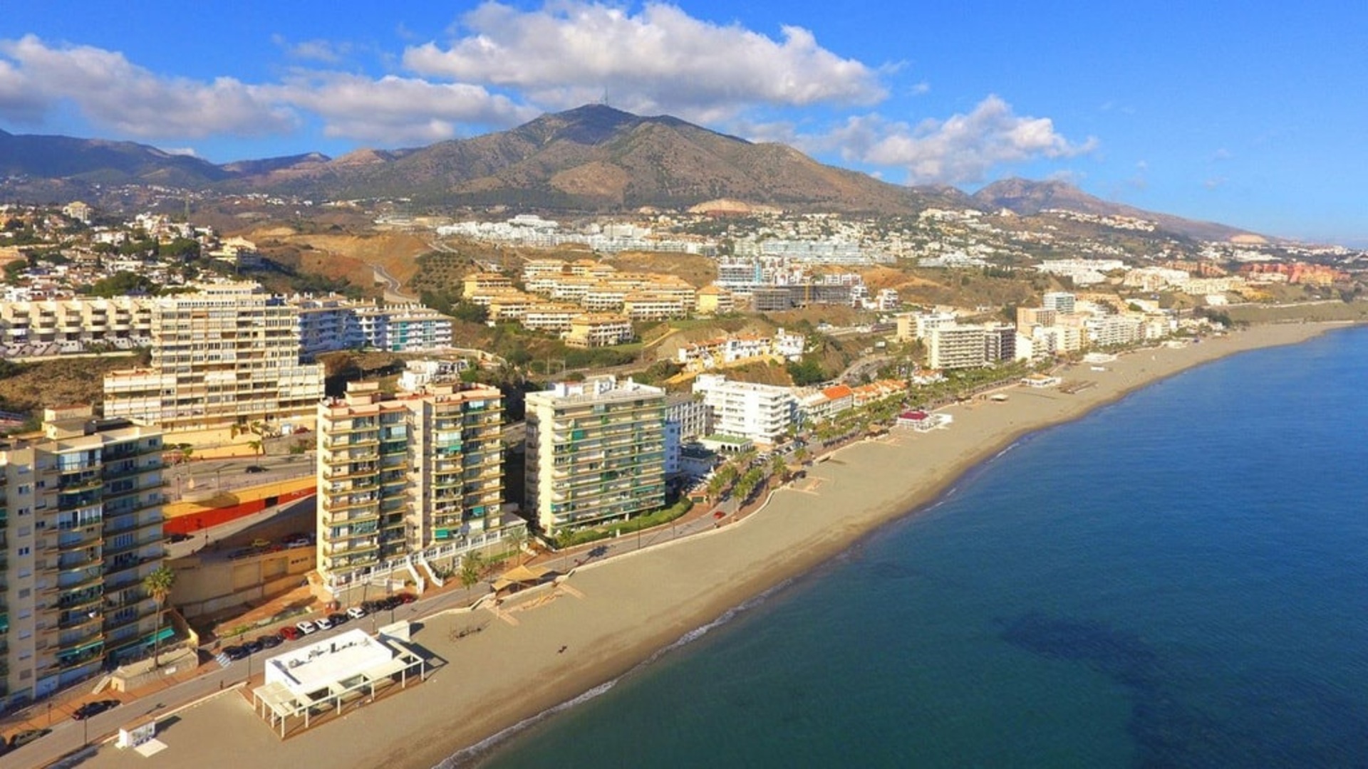 Apartmán s luxusními výhledy na pláž ve Fuengirola - PRODÁNO