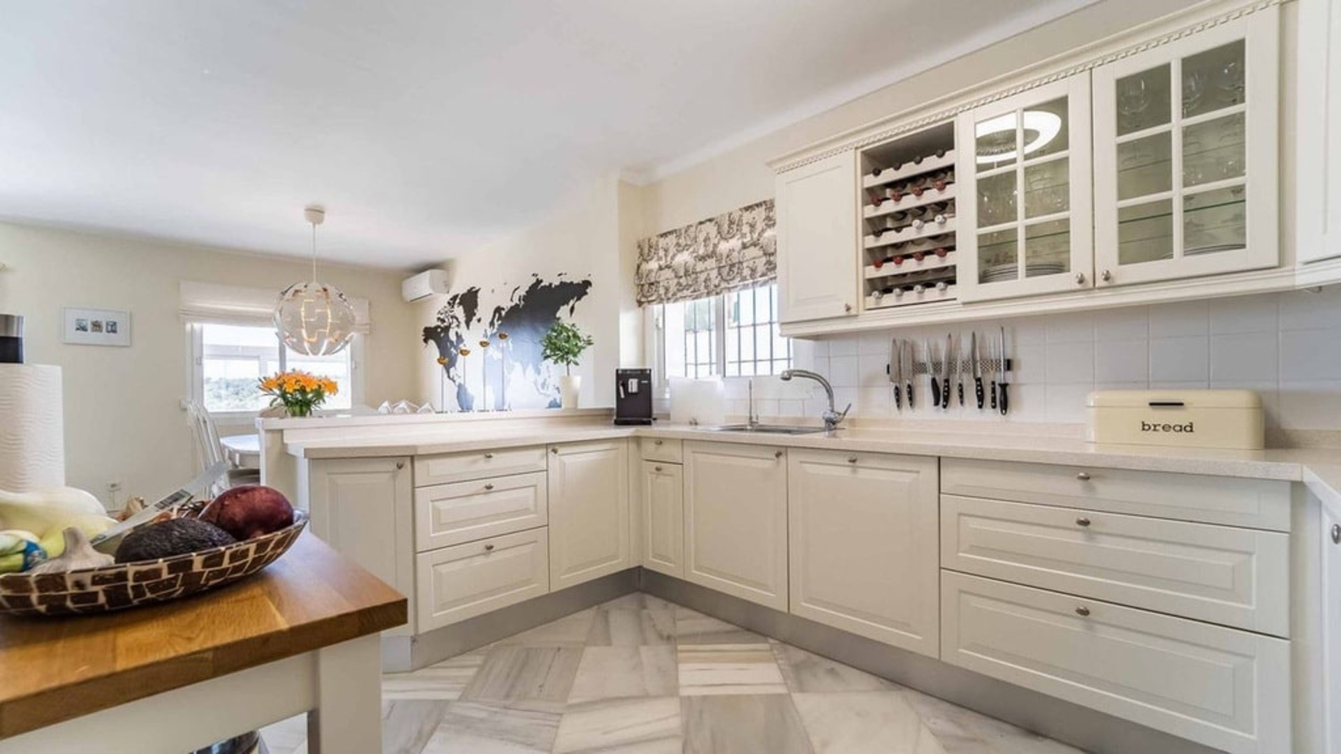 Samostatně stojící luxusní villa  PRODÁNO