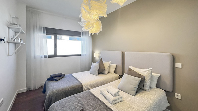 Moderní samostatně stojící vila v Bahía de Las Rocas - PRODÁNO