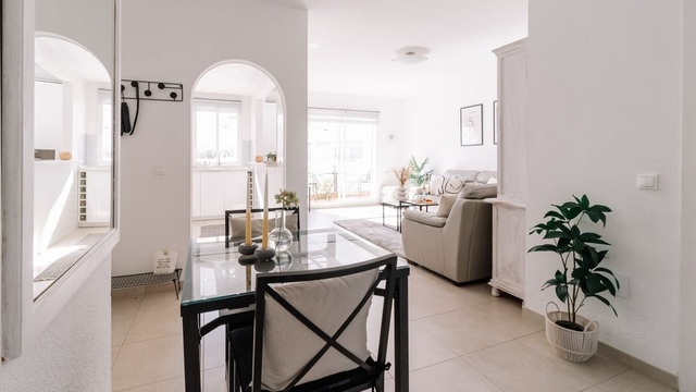 Slunný apartmán v resortu ve Fuengirole PRODÁNO