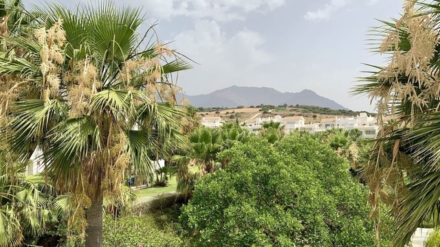 Slunný apartmán v umělé Laguně Alcazaba, Casares