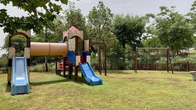 Slunný apartmán v umělé Laguně Alcazaba, Casares