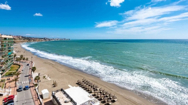 Apartmán s luxusními výhledy na pláž ve Fuengirola - PRODÁNO