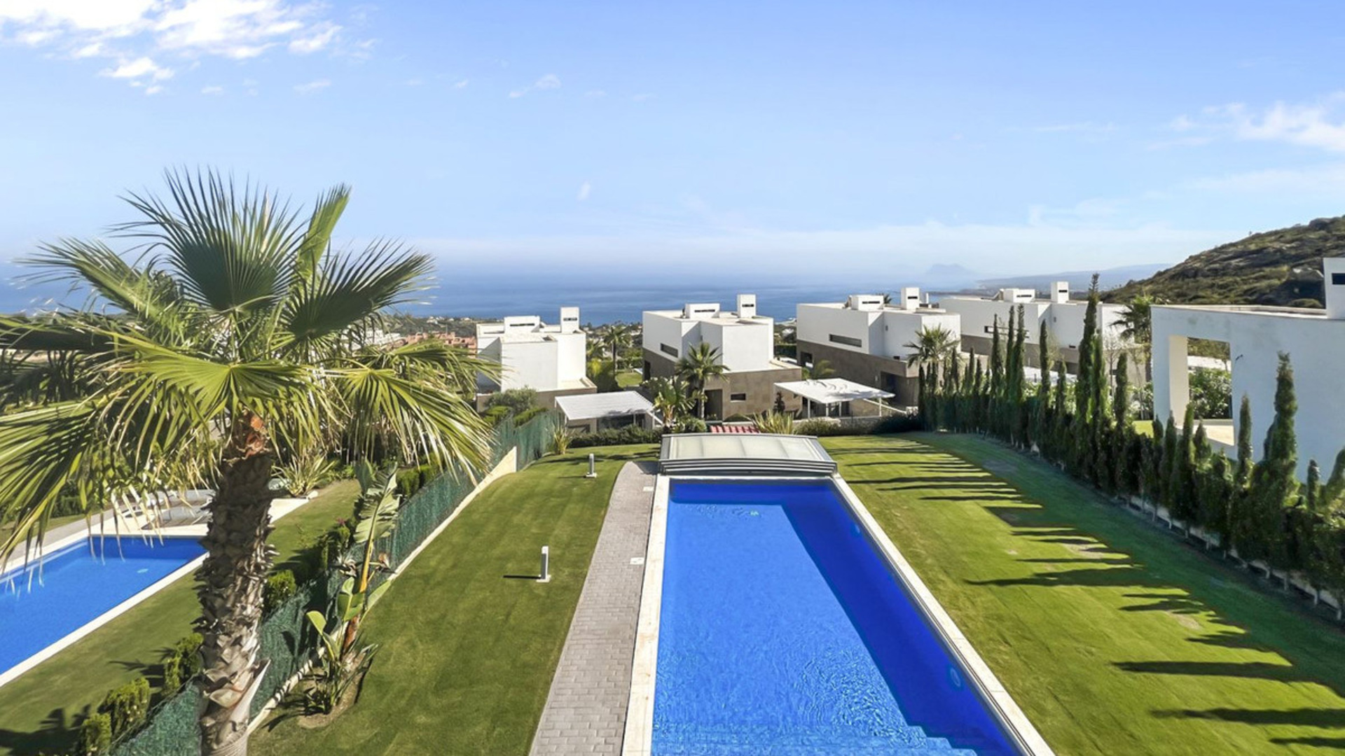 Moderní samostatně stojící vila v Bahía de Las Rocas - PRODÁNO